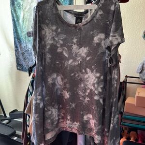 Chelsea & Theodore Gray Asymmetrical Hem Top Short Sleeve Ultra Soft Knit XXL